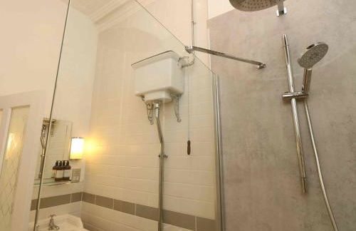 Perfect Retreat in Luxury & Historical Manor House - Photo 43