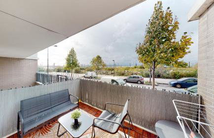 Live Like a Local Stylish 2BR with Balcony & Parking - Foto 5