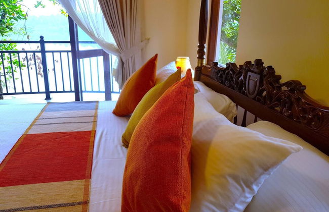 MYH - Lake Front Pvt Villa - Photo 2