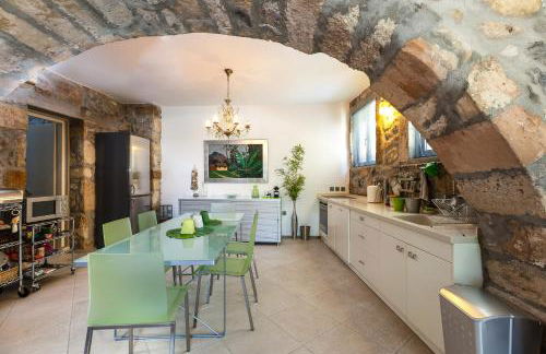 Muazzo Creta Stone House, Nature Escape with Pool, By ThinkVilla - Foto 32