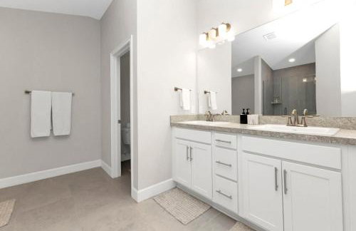 4BR Retreat Near Warm Mineral Springs & Beaches - Foto 32