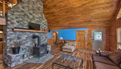 Cozy Family-Friendly Pine Grove Cabin with Fire Pit! - Photo 5