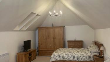 Charming King Bed Ensuite Studio in Peaceful West Challow - Foto 1, wardrobe