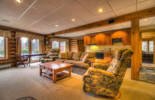 Most Luxury 7000 Sq ft Log Estate with Pool Hot Tub Sauna - Foto 40