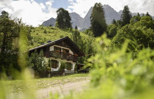Jägerlodge am Waldrand in Grainau - Foto 1