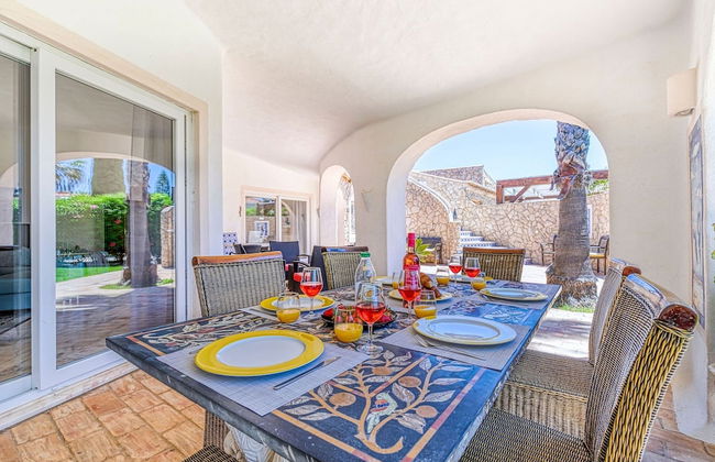 Golfinhos Magnificent Spacious 5 Bedroom Villa - Foto 65