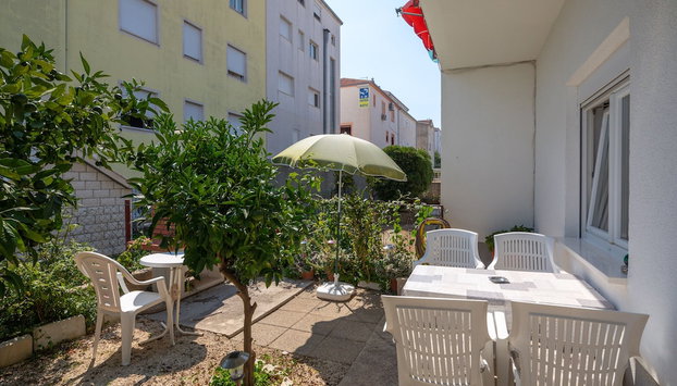 A2 apt Near Beach w Patio, Parking and Grill - Foto 2, Imagem principal