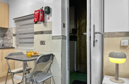 Small Studio Suite w VIP lounge access-Maerdy - Foto 15