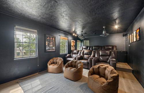 The Pines I Sleeps 12 I Private Pool I Patio & BBQ - Foto 44