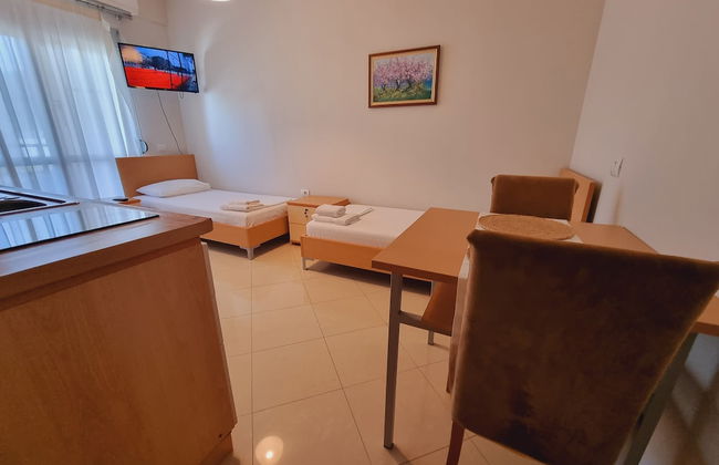 Thoma's K Studios - Photo 32