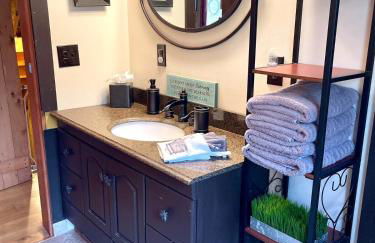 Log Cabin at the Goat Sanctuary - Foto 6