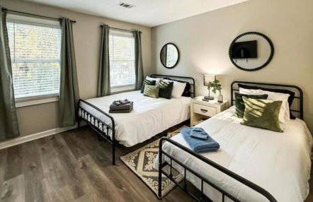 King Bed! Soaking tub! Fenced Yard w Screen Patio - Foto 36