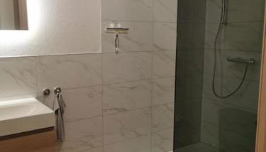 95qm Dachgeschoss für 1 bis 4 Personen - Alte Bäckerei - Neubaustandard - Foto 4, Shower