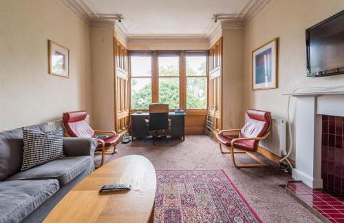 3 bed overlooking meadows park - Foto 10