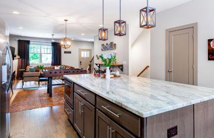 Waverly by Avantstay Nashville-inspired Townhome w/ Luxury Kitchen, Pool Table - Foto 37