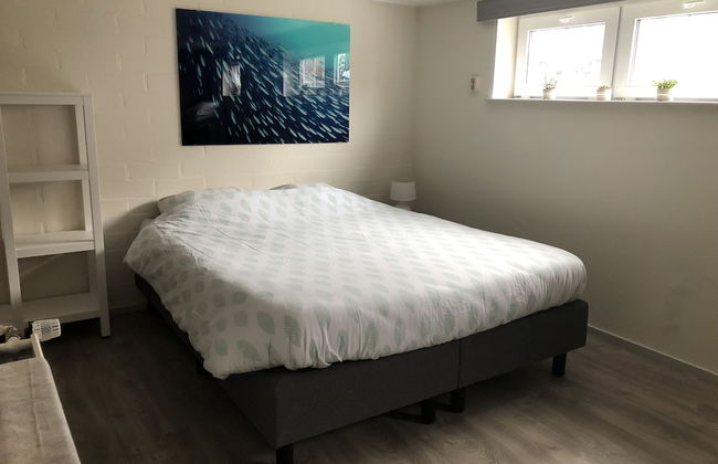 Slapen in eigentijds woonboot hotel - Foto 2