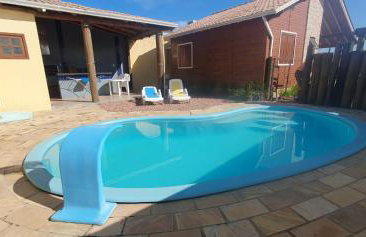 Linda casa com piscina 50m praia - Foto 1