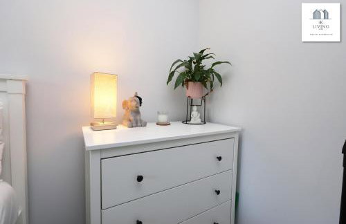 Spacious 3 Bed Home In The Heart Of Bridgend - By EKLIVING LUXE Short Lets & Serviced Accommodation - Foto 54