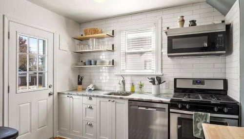 Private House Mins to Maymont Park, Trails & VCU! - Foto 4, stove, dishwasher, pet friendly, toaster, minibar