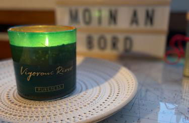 Süsses Motorboot - Bremen Überseestadt - Foto 54