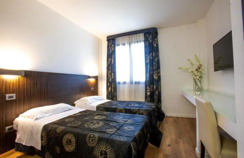 Matrix Hotel & Residence - Photo 7