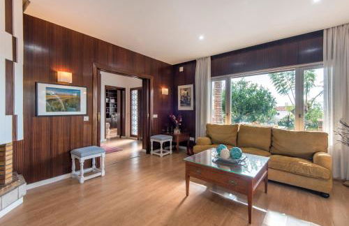 Queen Fabiola Villa, spacius home with private Pool in east Malaga - Photo 11