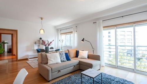 Central Orient Residence - Modern, spacious and sunny! By the river! - Photo 2