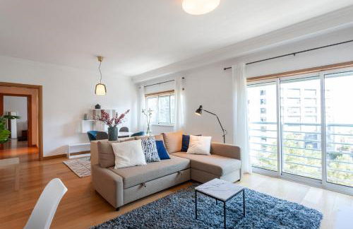 Central Orient Residence - Modern, spacious and sunny! By the river! - Photo 2