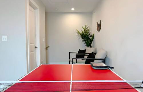 4BR Townhouse with Lake View & Parking - Sleeps 10 - WV rep 3 - Foto 52