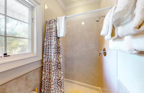 Beautiful home with modern conveniences - close to the beach, dogs welcome - Foto 41