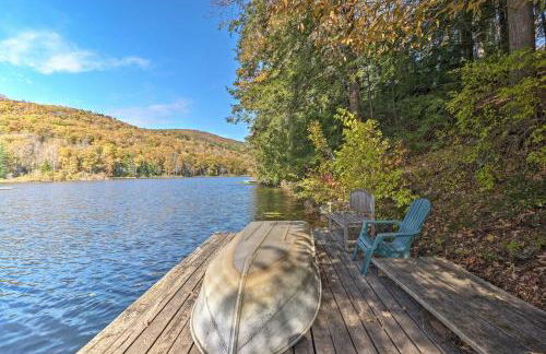 Lakefront Berkshires Retreat with Deck, Dock and Boat! - Foto 1