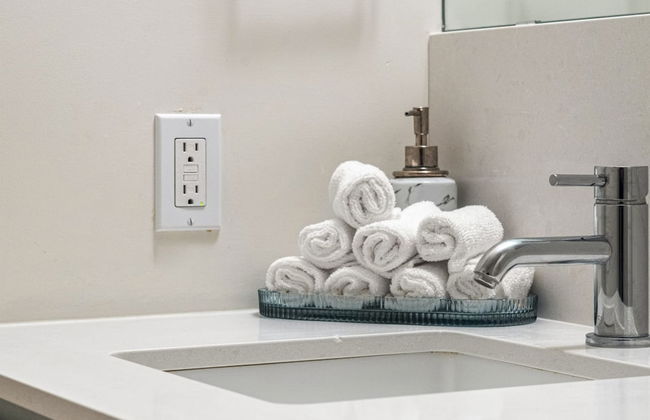 Walk to Stampede Free Parking Banff Pass Wine - Foto 18