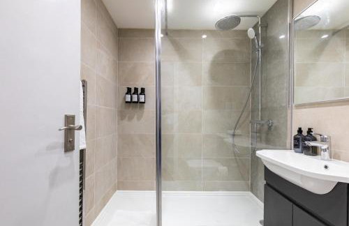 West London Apartment with easy access to Heathrow Airport & Twickenham Rugby Stadium - Foto 7