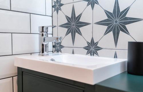 The Pinkish House - 4 bed home in the town centre - Foto 18