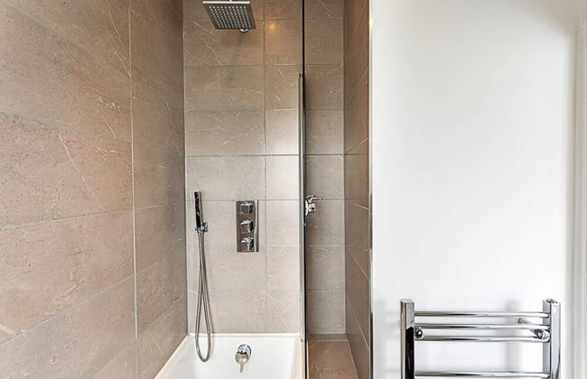 Chic 2-bed Flat in Leafy Clapham South - Foto 18