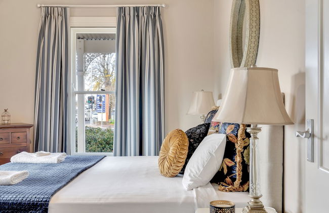 Grandview Accommodation - The Elm Tree Apartments - Photo 34