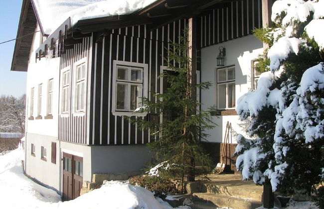 Spacious Holiday Home in Zlata Olesnice - Photo 60