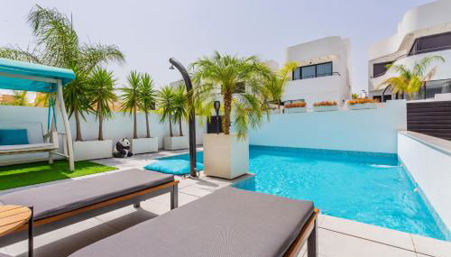 STYLISH VILLA 2018,POOL,3B.R.WIFI,NETFLIX - Foto 4