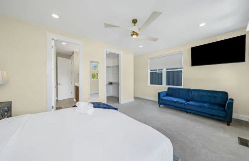 Modern 4-Story 3-BR Townhome with Rooftop Lounge - Foto 44