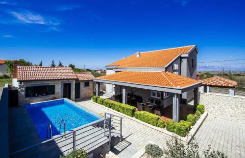 Villa Enna with heated pool, Zadar - Foto 1