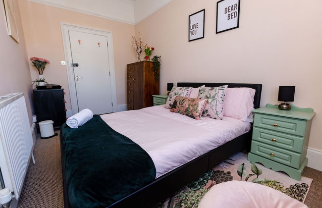 5-bed House With Distant sea Views in Plymouth - Foto 10