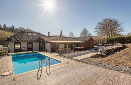 Nature Retreat Pool, Hot Tub, Sauna, Hiking-Caves - Photo 1