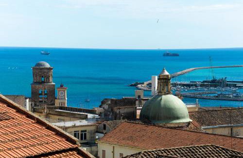 Luxury Seaview Apartment with Lift & Parking in Salerno City Center - Maison Dorotea - Photo 1