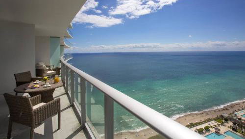 39th Floor Oceanfront Penthouse with Pool & Gym - Foto 4