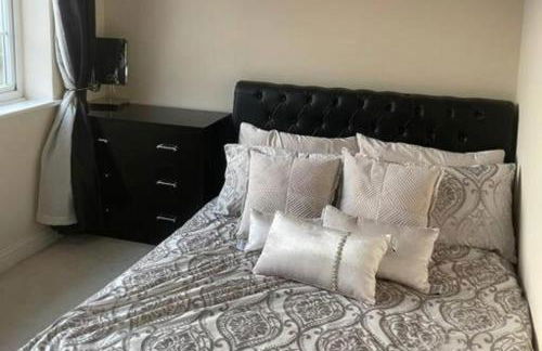 Charming House with Garden - Sleeps 6 & Parking - Foto 5