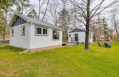 Fish, Swim and Explore! 2-Cabin Camp on Round Lake - Foto 24