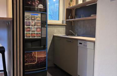 Komfortzimmer #5 für zwei Reisende mit 2 Betten, Gemeinschafts Bad und Küche - Foto 4