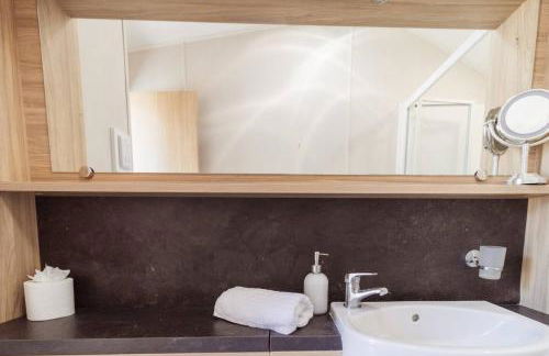 The Lodge - Dog-Friendly Sea View Lodge - Pool available for Long Stays - Foto 16