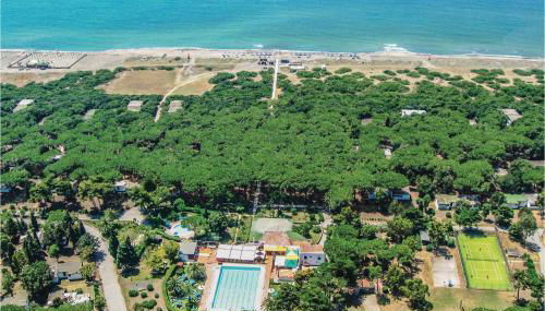 Two-Bedroom Holiday Home In Baia Domizia Saurunca - Foto 2