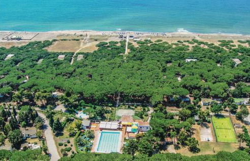 Two-Bedroom Holiday Home In Baia Domizia Saurunca - Foto 2